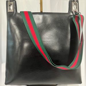 Authenticated Gucci Vintage Leather Crossbody/Tote/Shoulder Bag